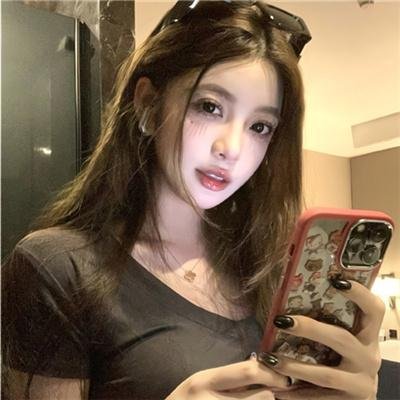 魔域娇娃 海报